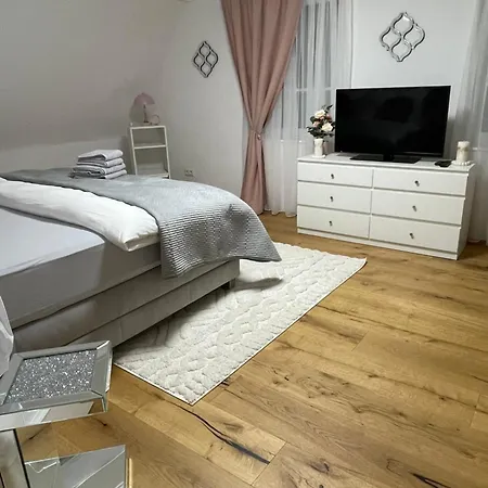 Semesterbostad Ferienhaus Linz *